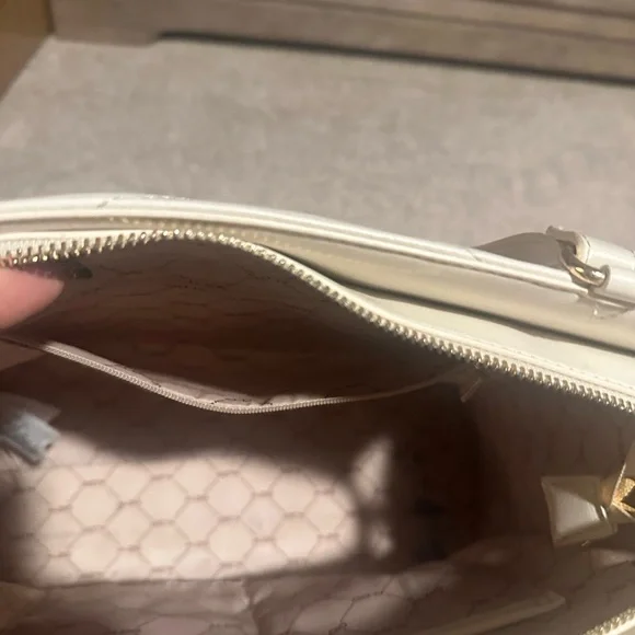 Aldo White and Gold Chain Handbag Purse - Picture 2 of 11